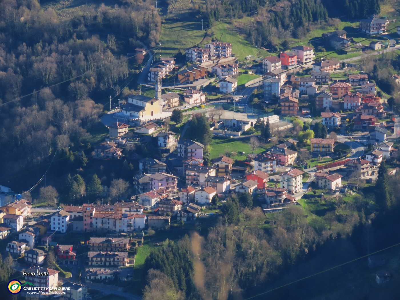 15 Zoom su Rigosa, frazione di Algua.JPG